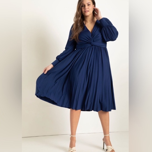 Eloquii Dresses & Skirts - ☘️NWOT☘️ Eloquii Ocean Blue dress. Size 24 (3x).